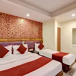 Hotel Coral Plaza - Near Connaught Place