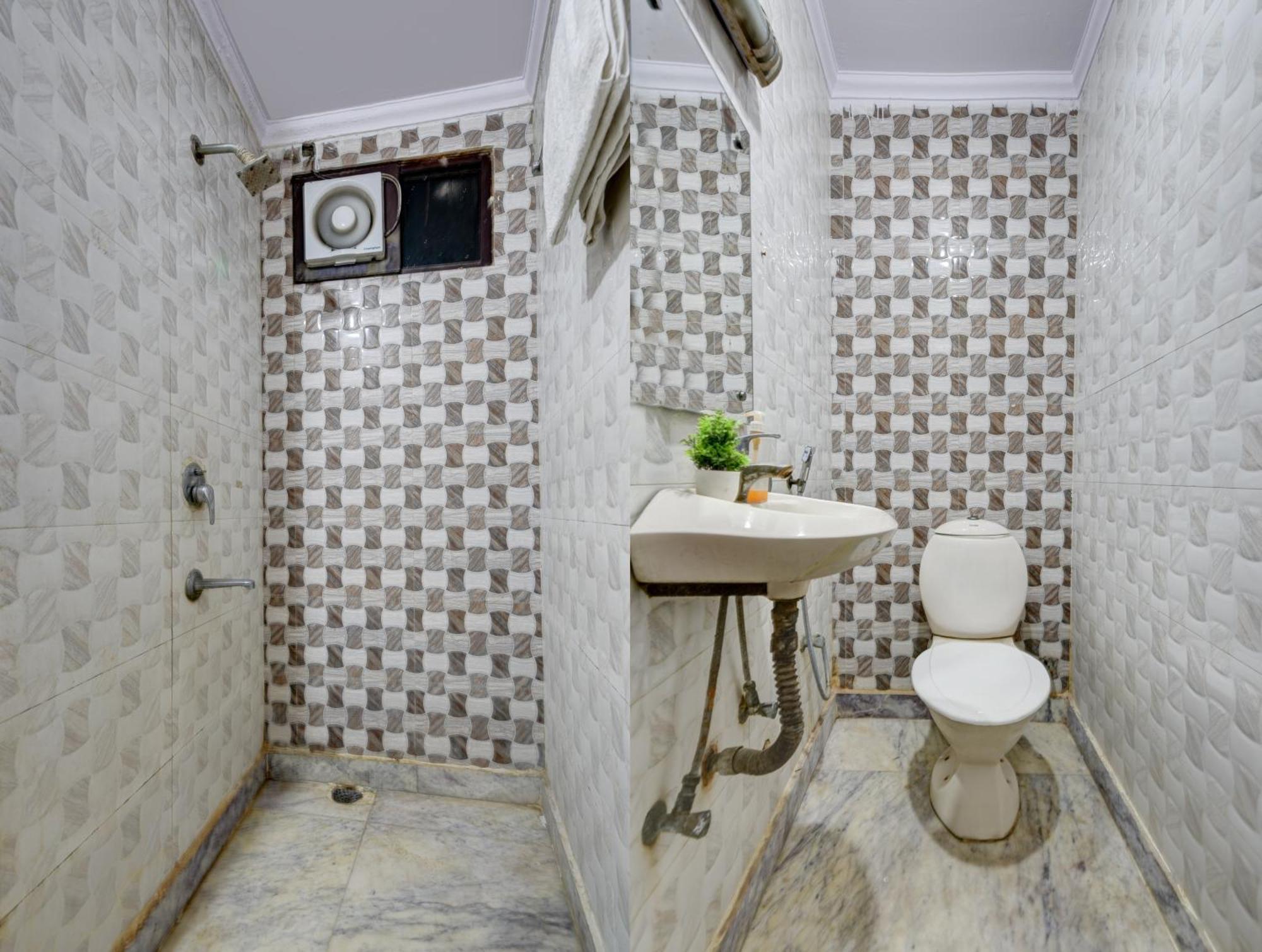 Coral Plaza - Near Connaught Place 3* New Delhi
