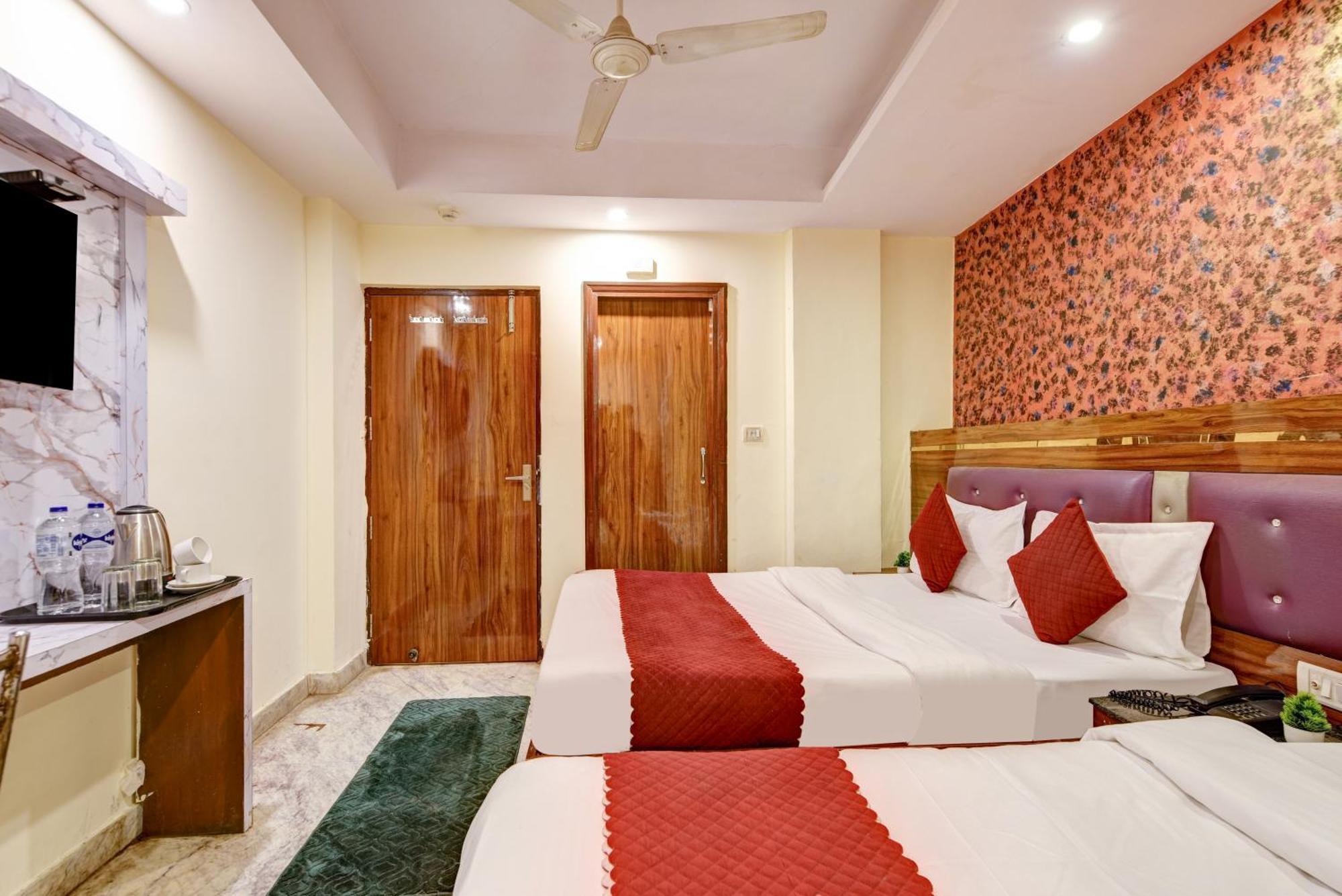 Coral Plaza - Near Connaught Place 3* New Delhi