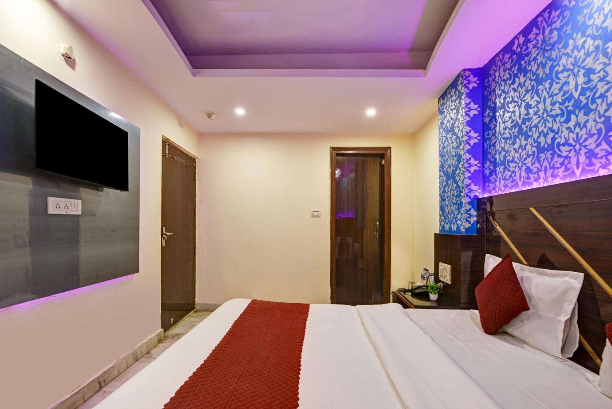 Coral Plaza - Near Connaught Place 3* New Delhi